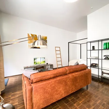Apartment Modernes Loft-apartment Inkl Tiefgarage Im Zentrum Leipzigs *