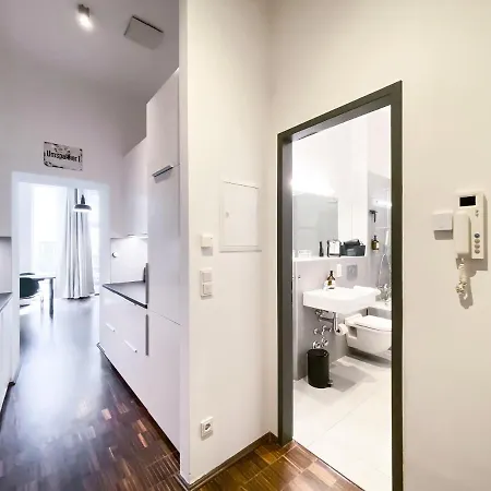 Modernes Loft-apartment Inkl Tiefgarage Im Zentrum Leipzigs Apartment Leipzig