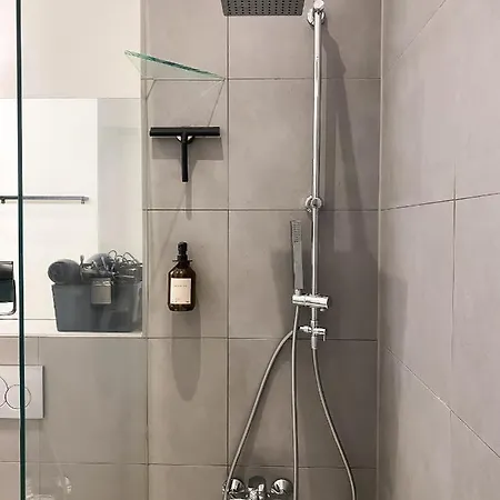 Apartment Modernes Loft-apartment Inkl Tiefgarage Im Zentrum Leipzigs *