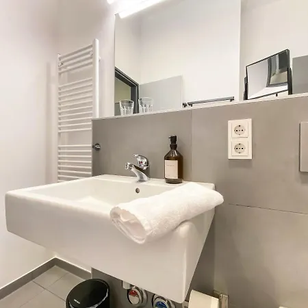 Modernes Loft-apartment Inkl Tiefgarage Im Zentrum Leipzigs Apartment