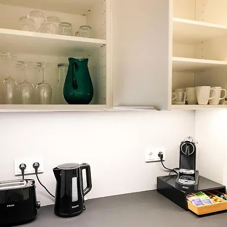 Modernes Loft-apartment Inkl Tiefgarage Im Zentrum Leipzigs Apartment